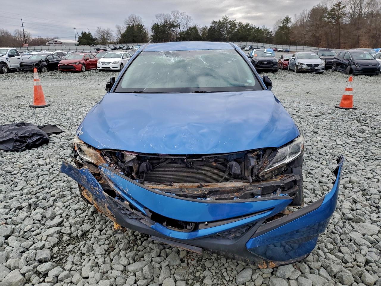 Toyota Camry L Image 5