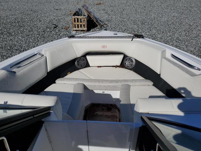 Cobalt Boat Image 10