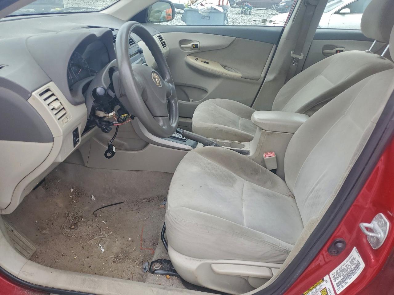 Toyota Corolla Base Image 3