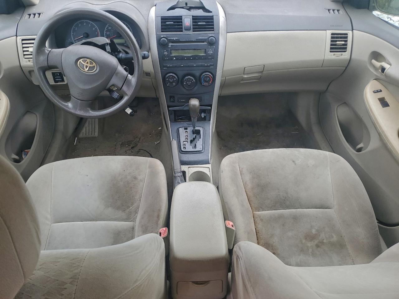 Toyota Corolla Base Image 2