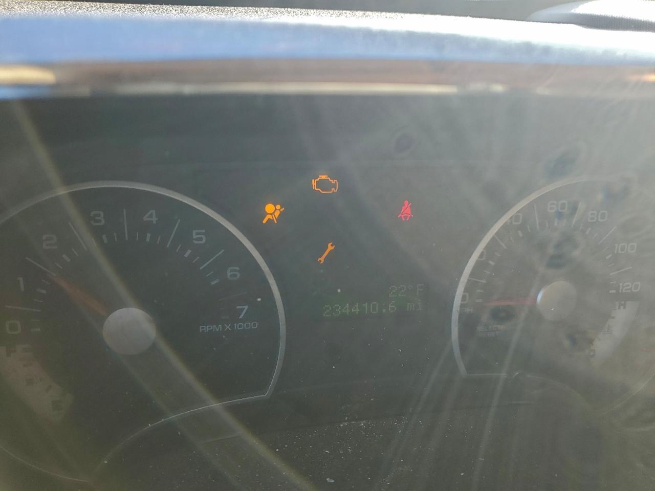 Ford Explorer Xlt Image 8