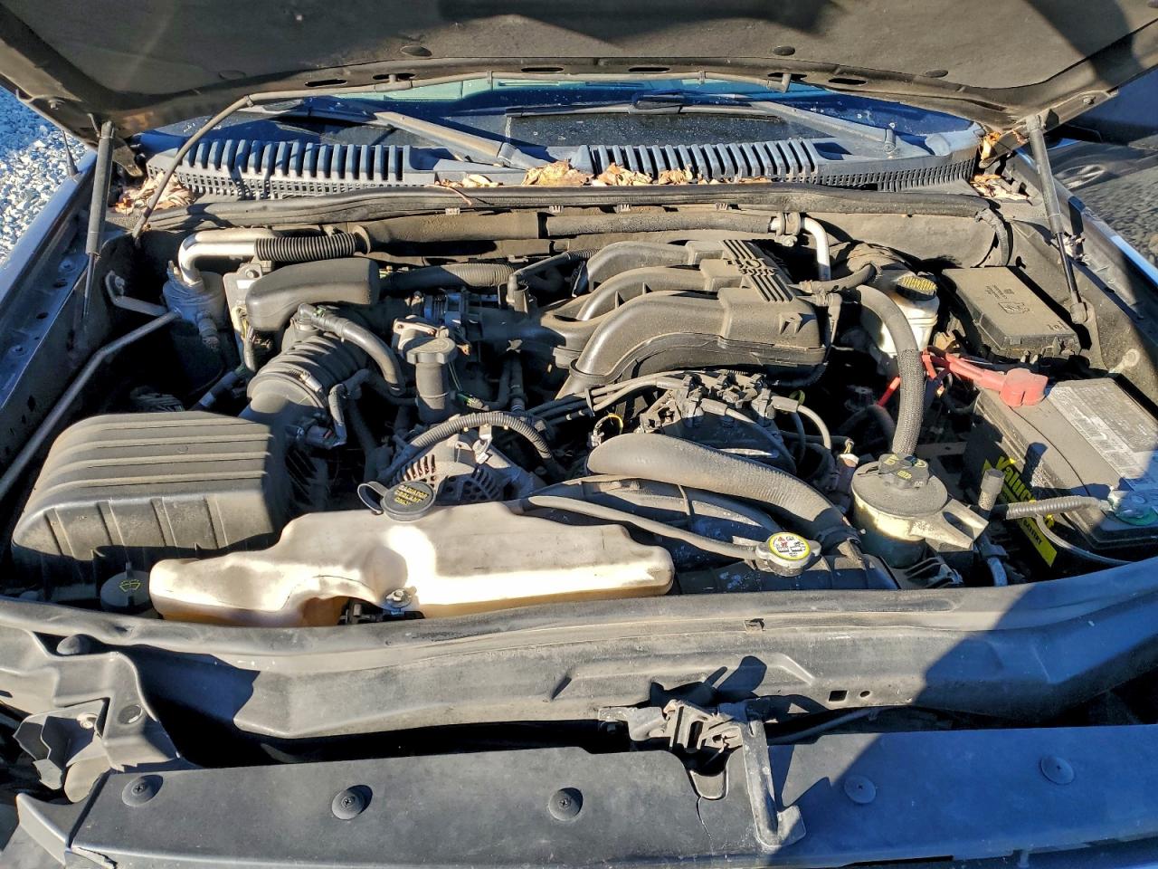 Ford Explorer Xlt Image 10