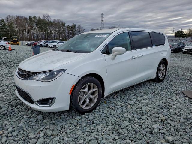  Salvage Chrysler Pacifica
