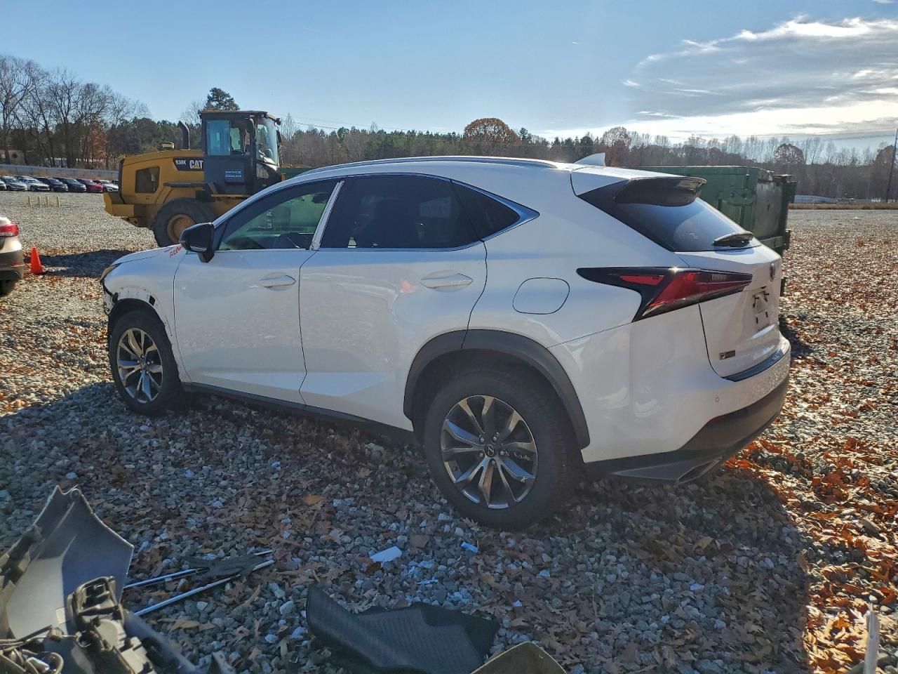 Lexus NX 300 Base Image 6