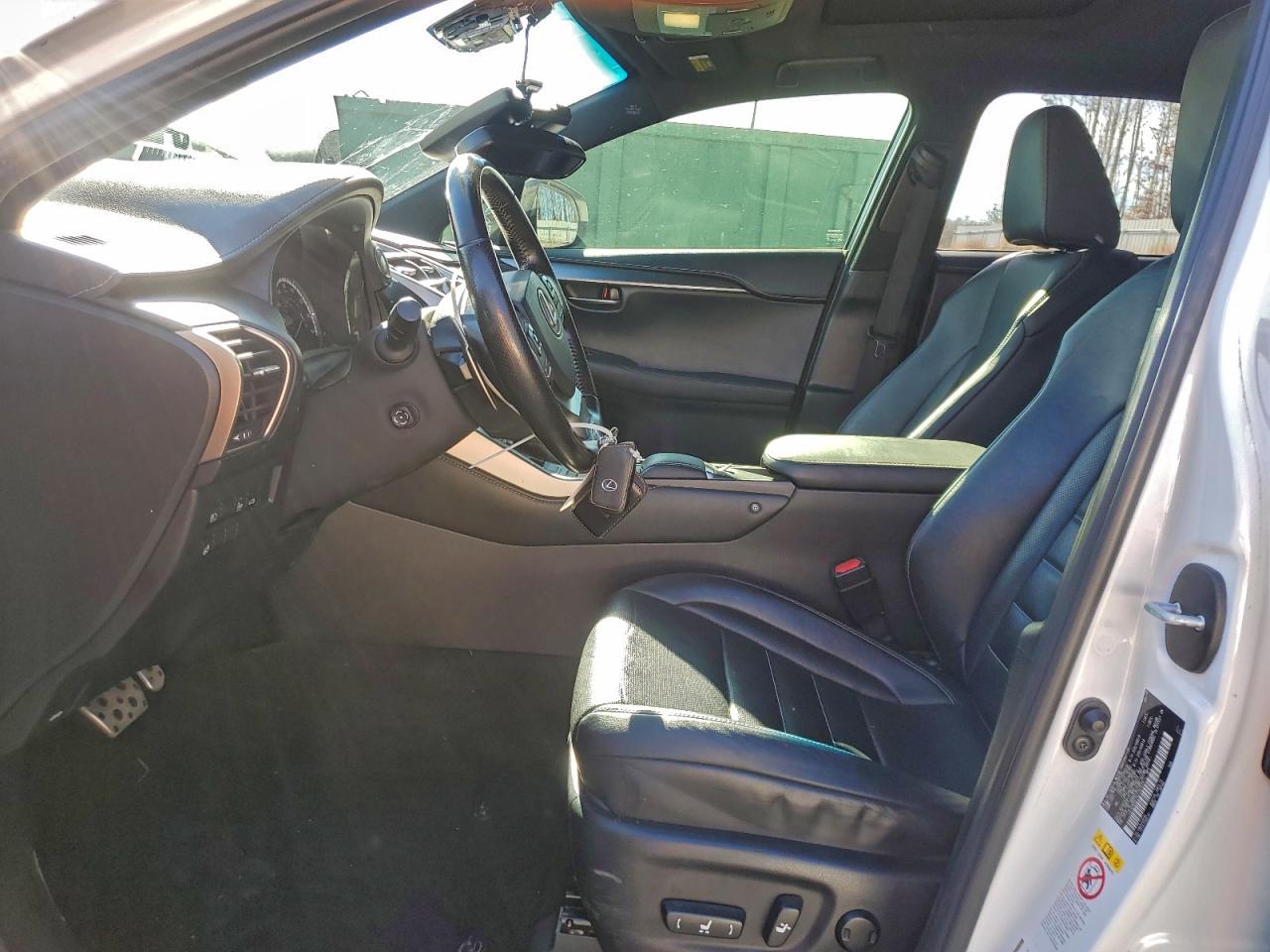 Lexus NX 300 Base Image 9