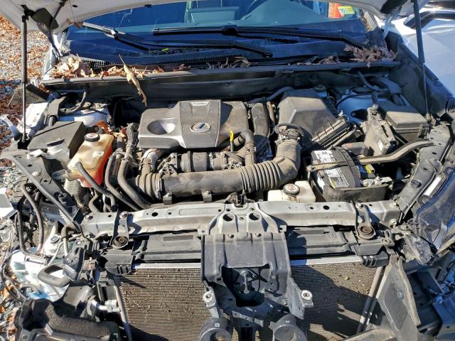 Lexus NX 300 Base Image 11