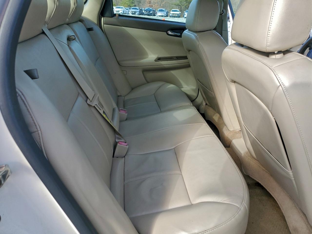 Chevrolet Impala Lt Image 9