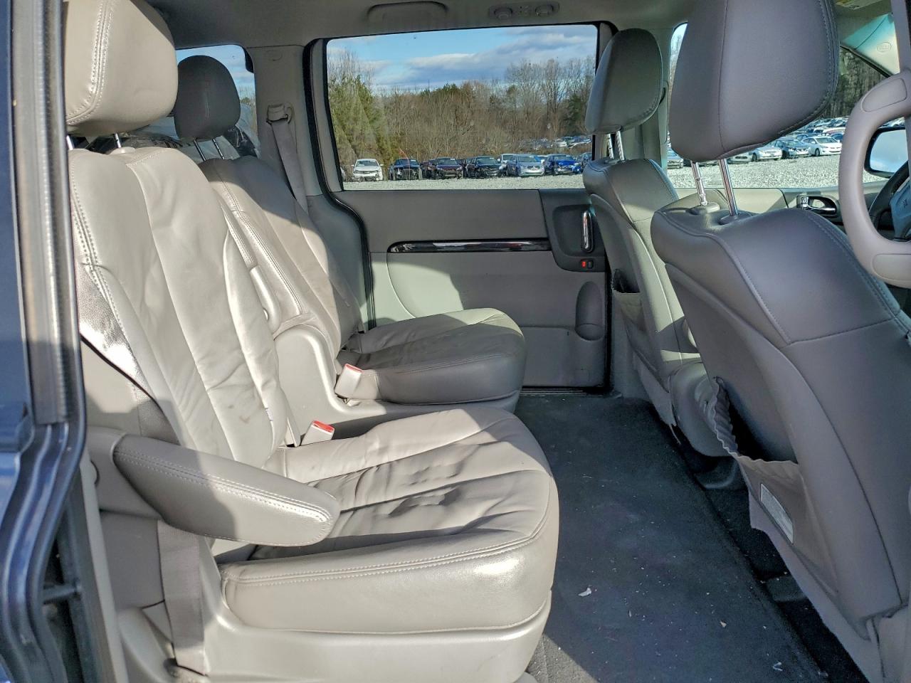 Kia Sedona Ex Image 10