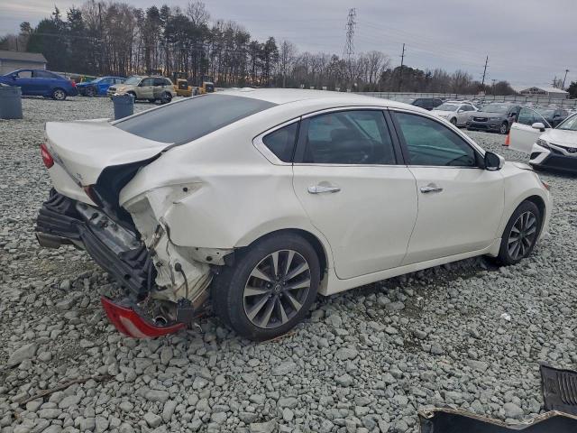 Nissan Altima 2.5 Image 3