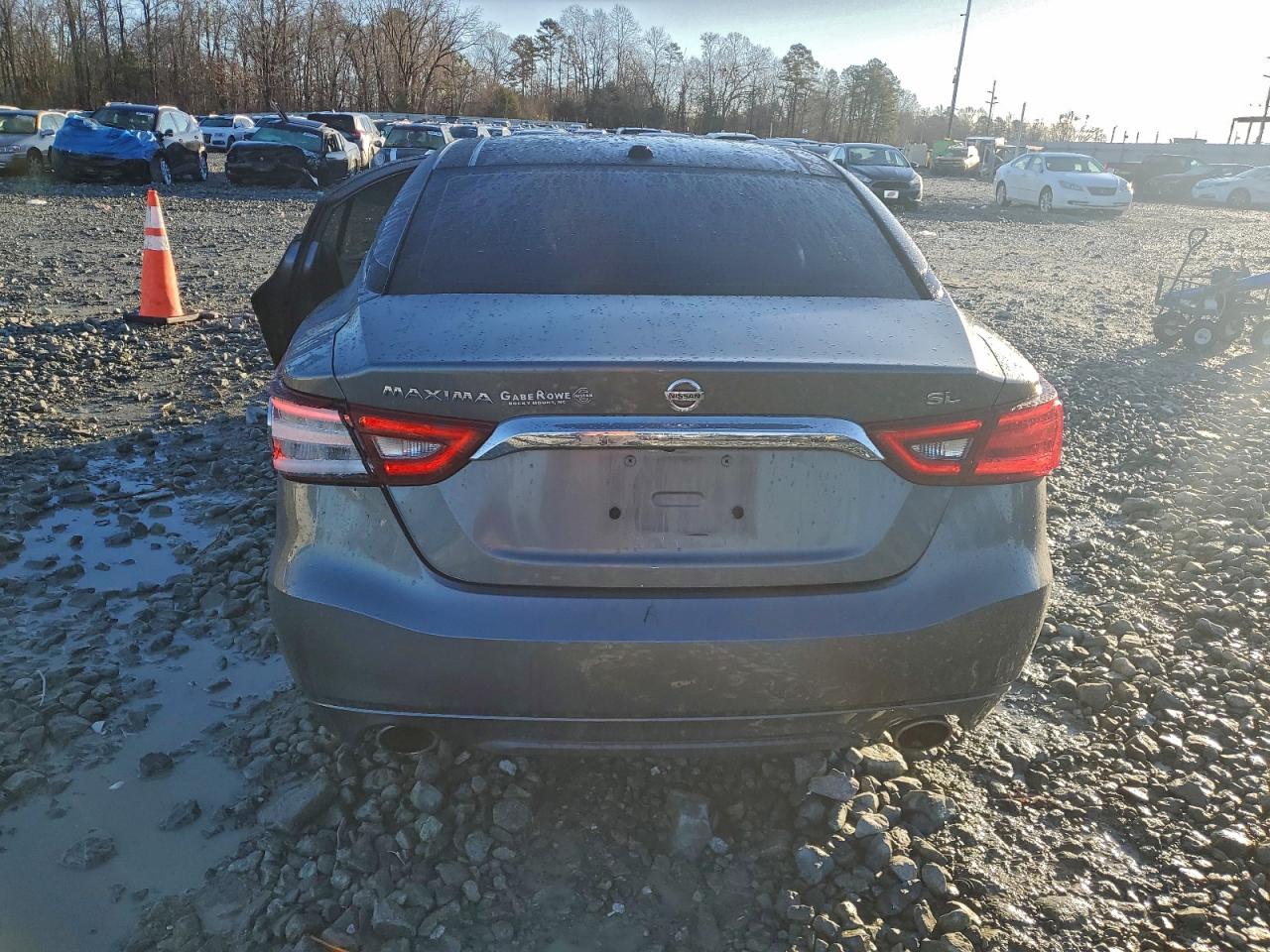 Nissan Maxima 3.5s Image 7