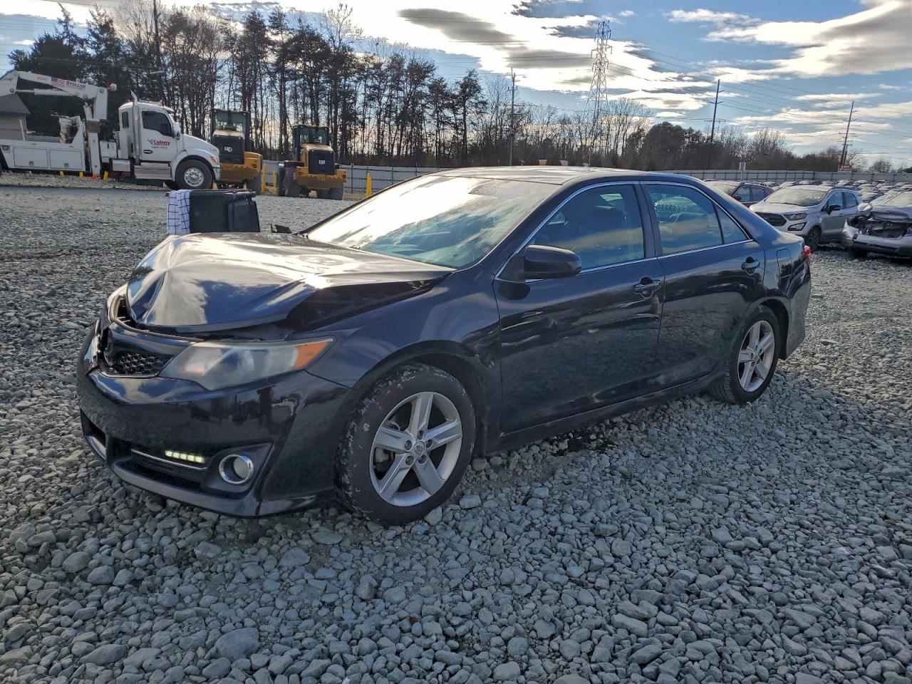 Toyota Camry L Image 1