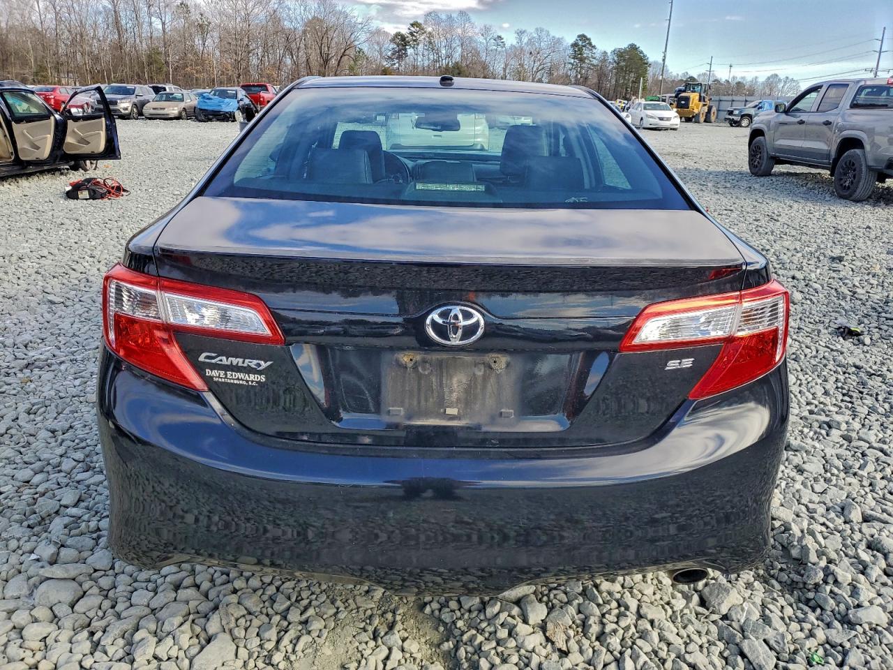 Toyota Camry L Image 5