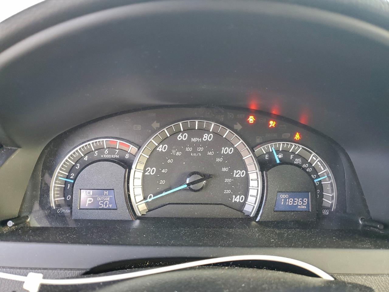 Toyota Camry L Image 8