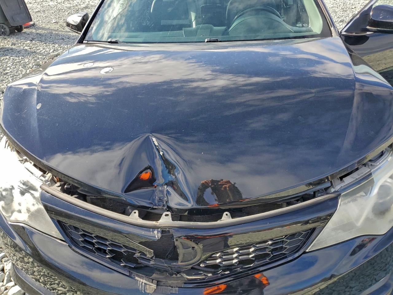 Toyota Camry L Image 9