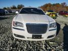 Chrysler 300 Image 2