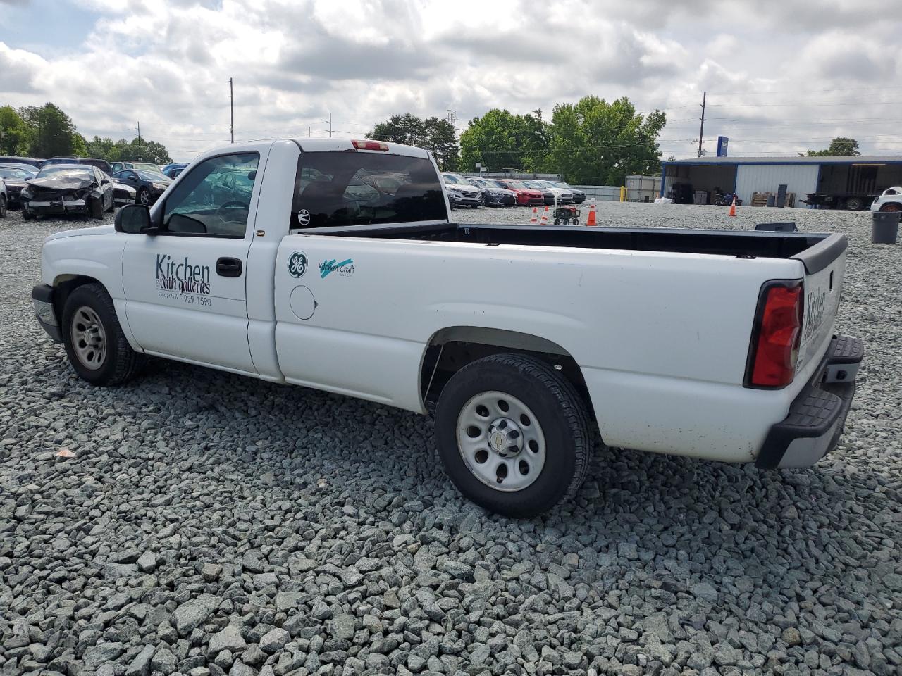 Chevrolet Silverado C1500 Image 8