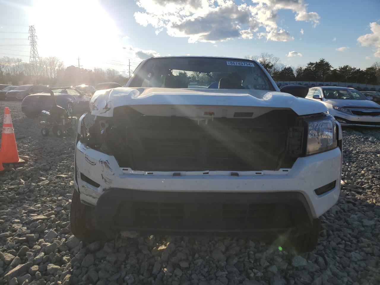 Nissan Frontier S Image 10