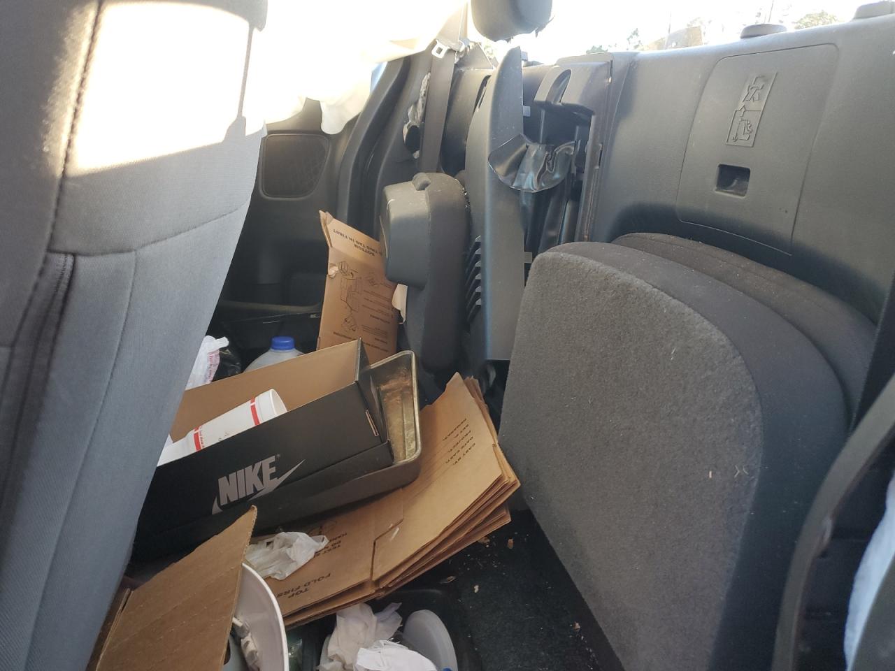 Nissan Frontier S Image 12