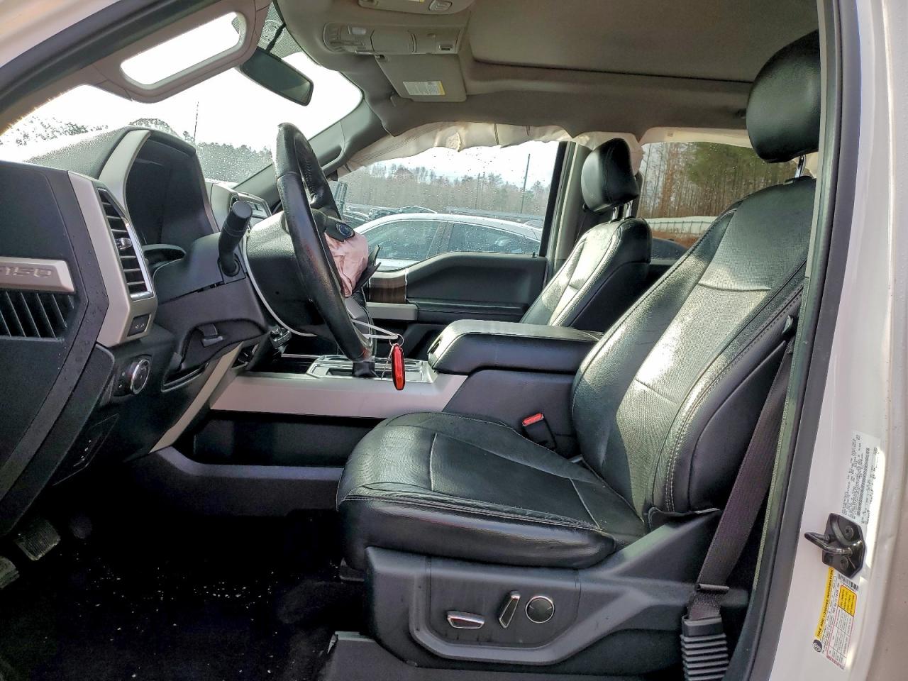 Ford F-150 Supercrew Image 5