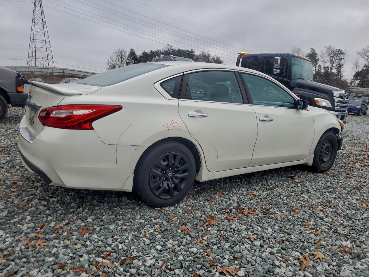 Nissan Altima 2.5 Image 2