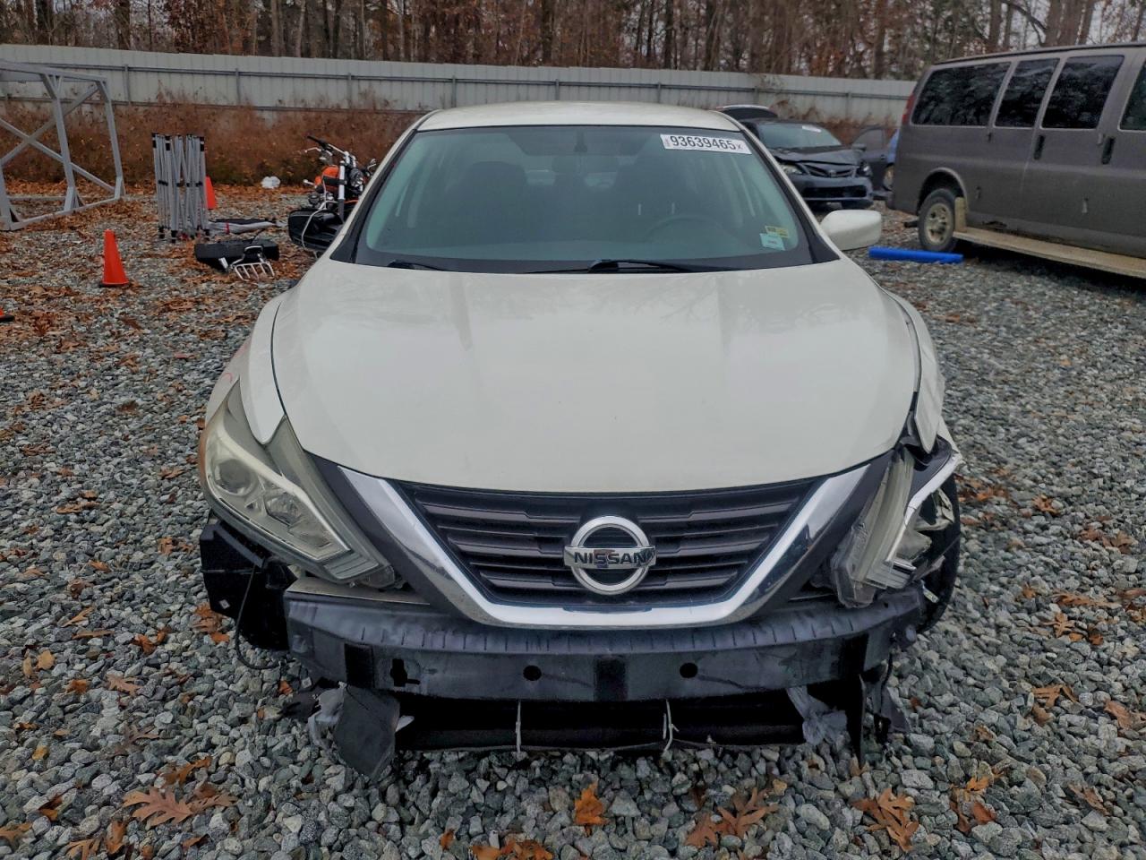 Nissan Altima 2.5 Image 5