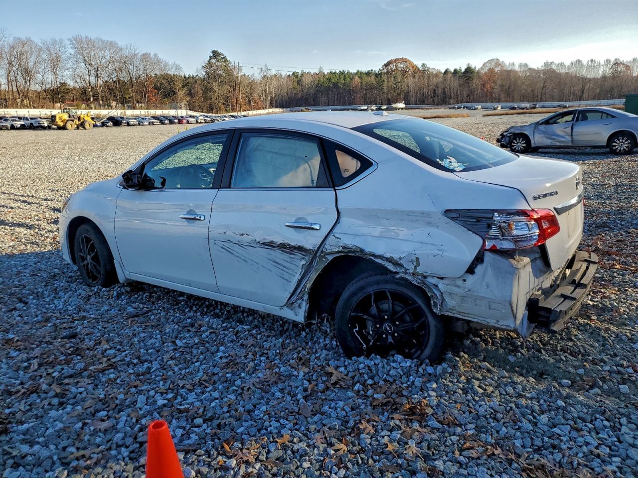 Nissan Sentra S Image 4