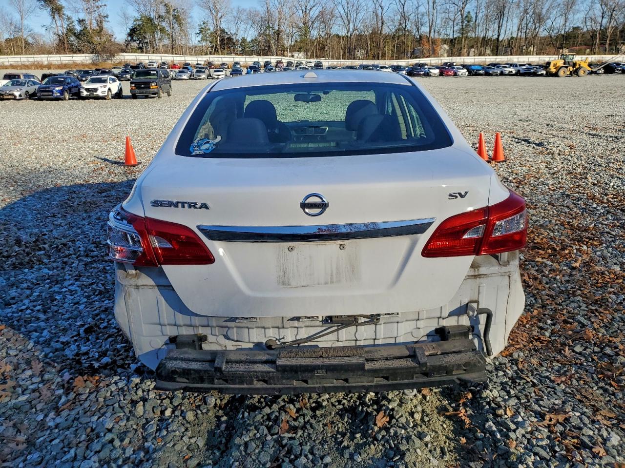 Nissan Sentra S Image 2