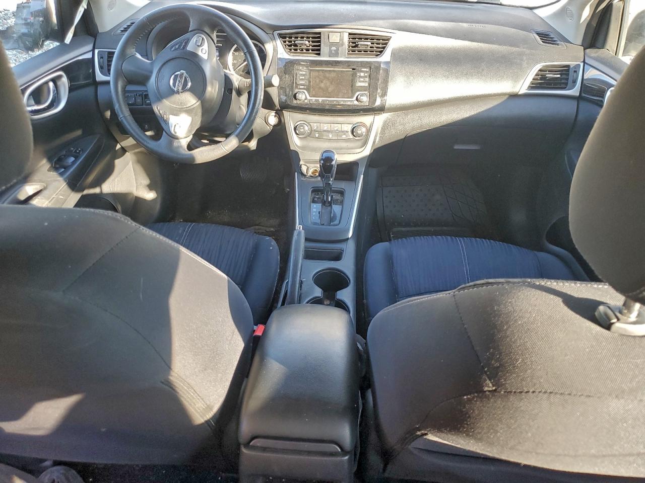 Nissan Sentra S Image 7