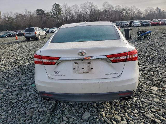 Toyota Avalon Xle Image 3