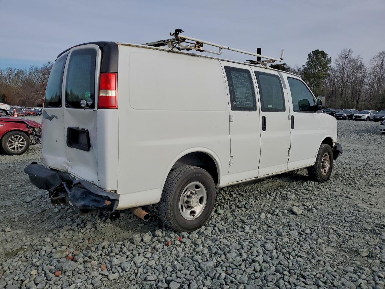 Chevrolet Express Image 5