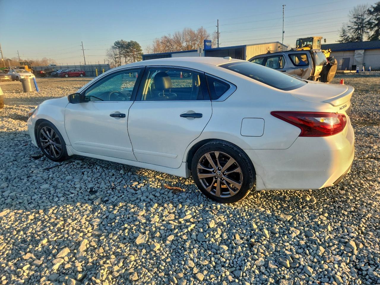 Nissan Altima 2.5 Image 12
