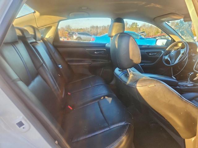 Nissan Altima 2.5 Image 5