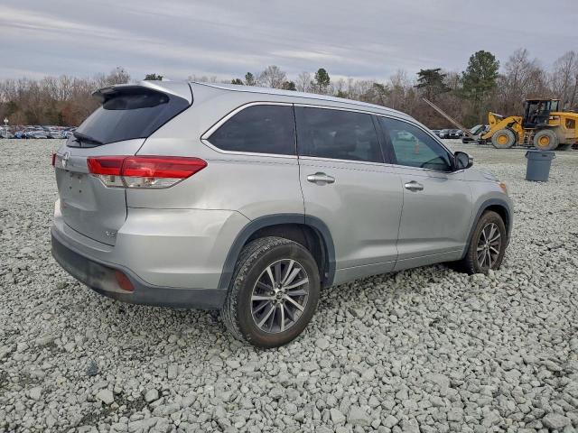Toyota Highlander Se Image 12