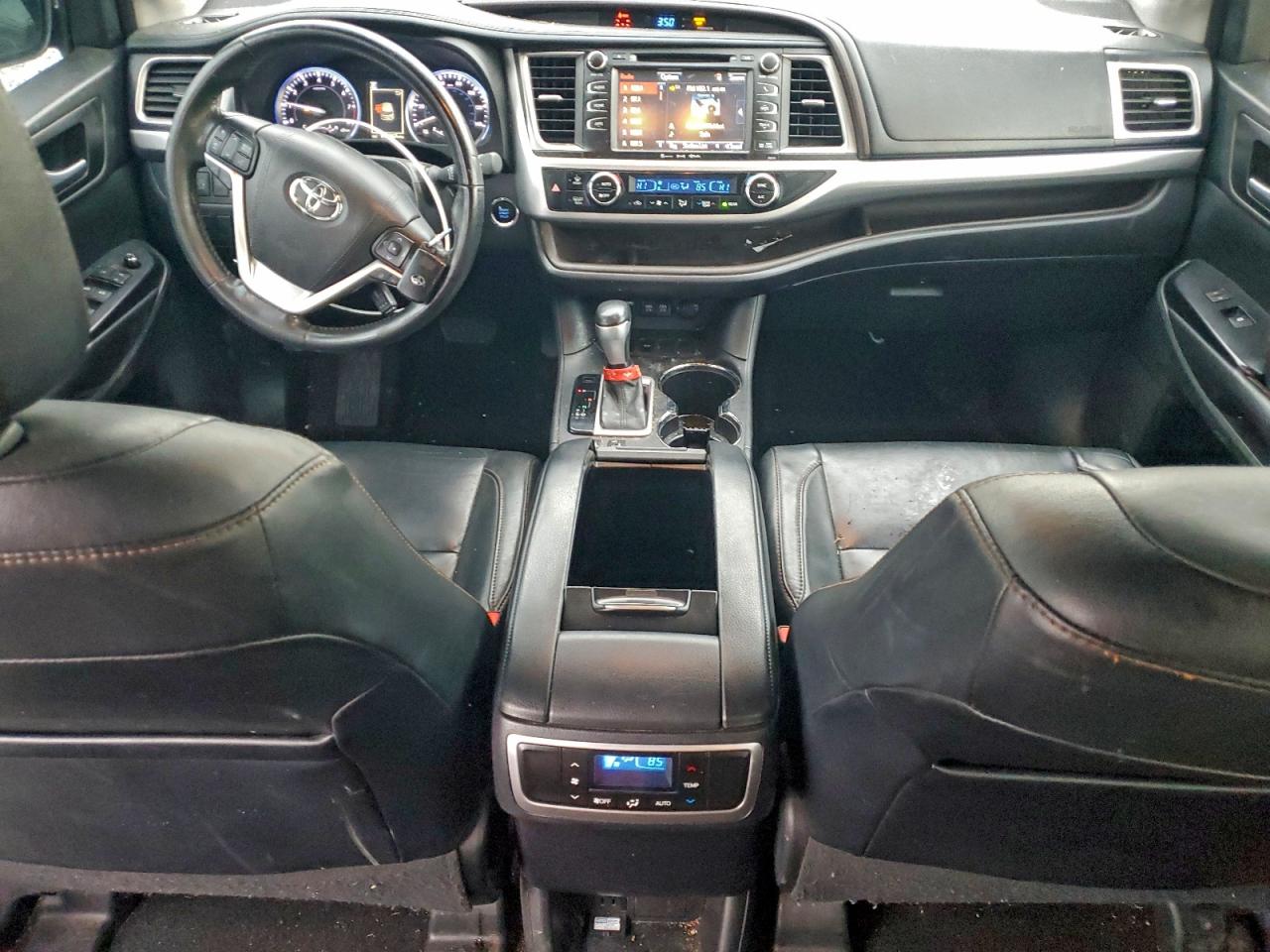 Toyota Highlander Se Image 13
