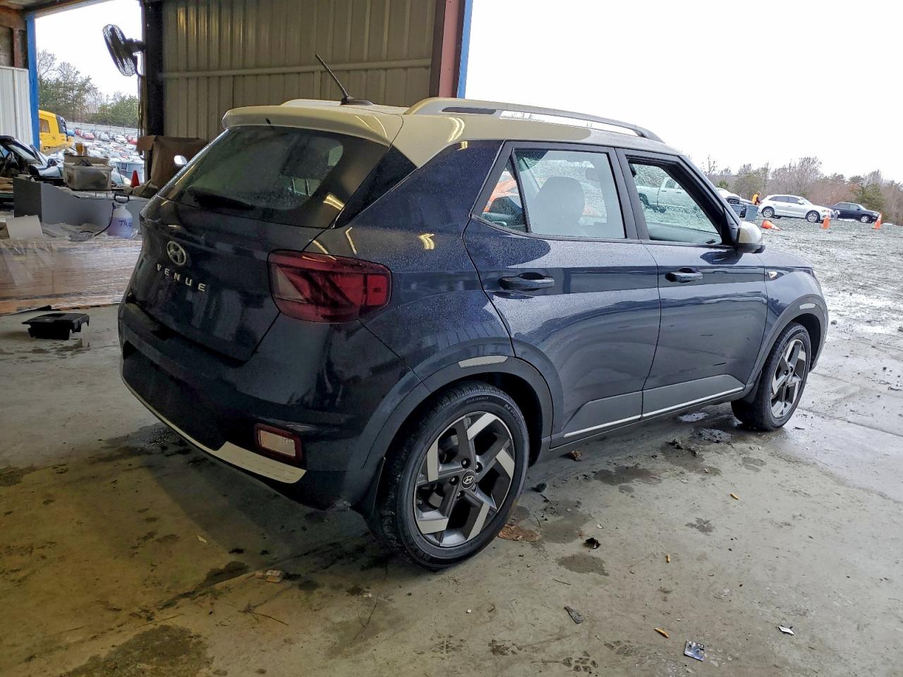 Hyundai VENUE Sel Image 3