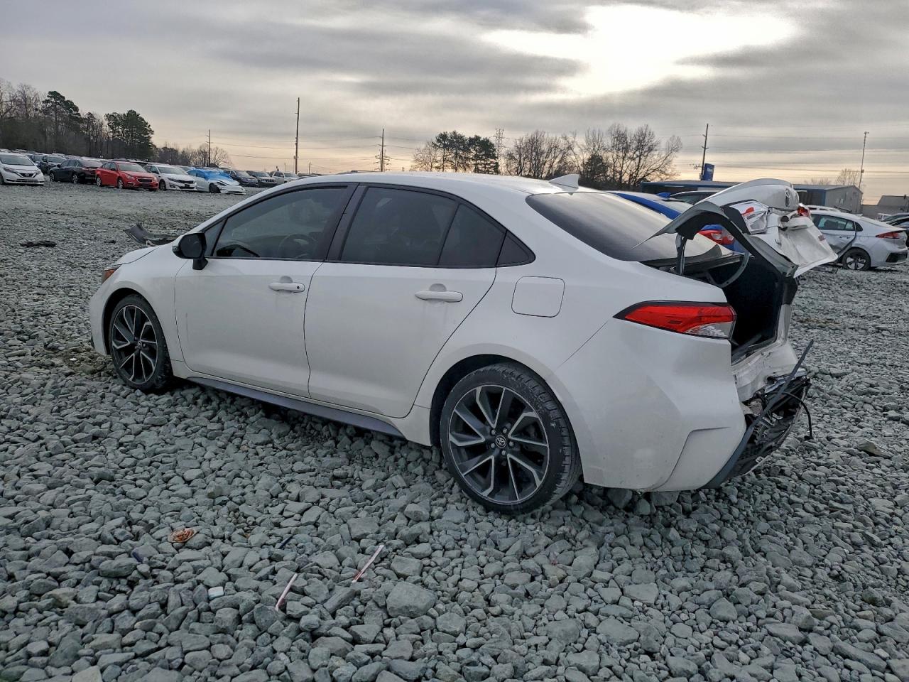 Toyota Corolla Se Image 12