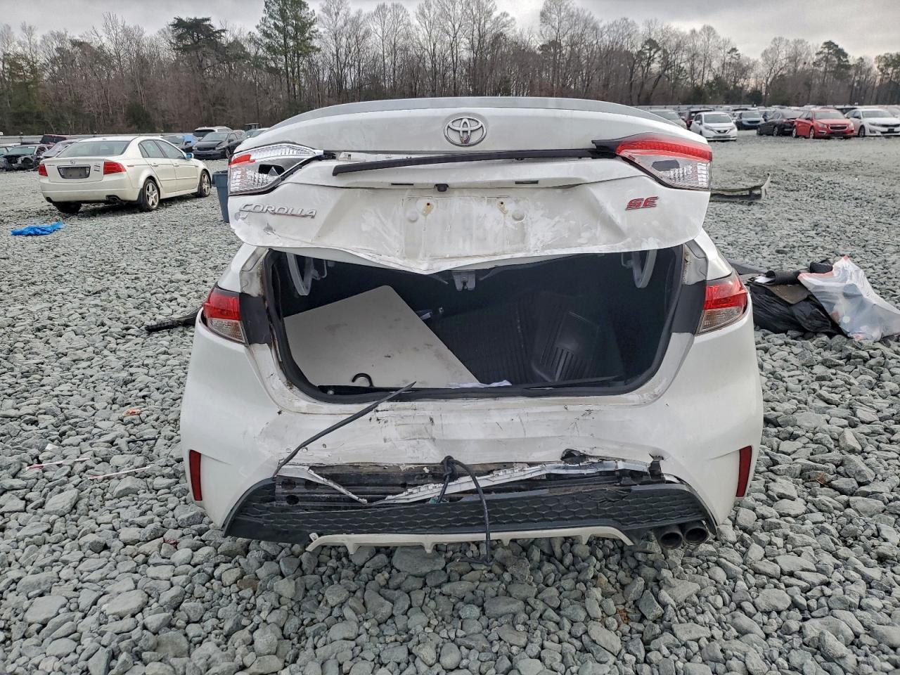 Toyota Corolla Se Image 4