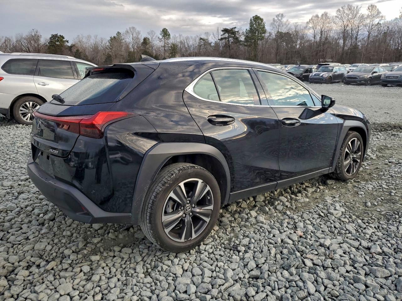 Lexus Ux 200 Image 3