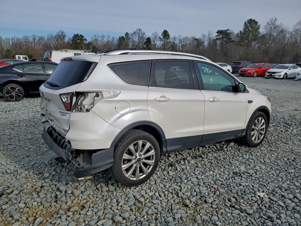 Ford Escape Titanium Image 2