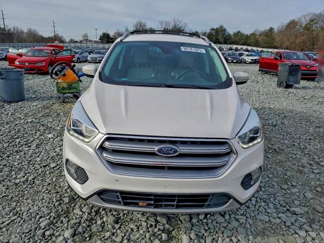 Ford Escape Titanium Image 4