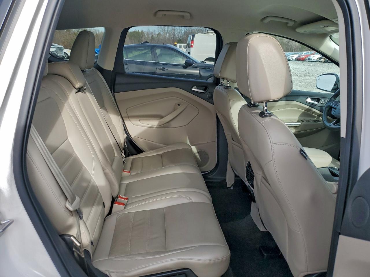 Ford Escape Titanium Image 10