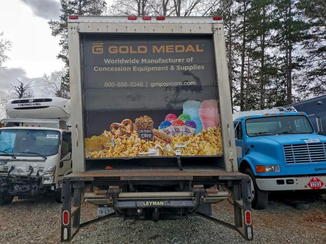 Freightliner M2 106 Medium Duty Image 2