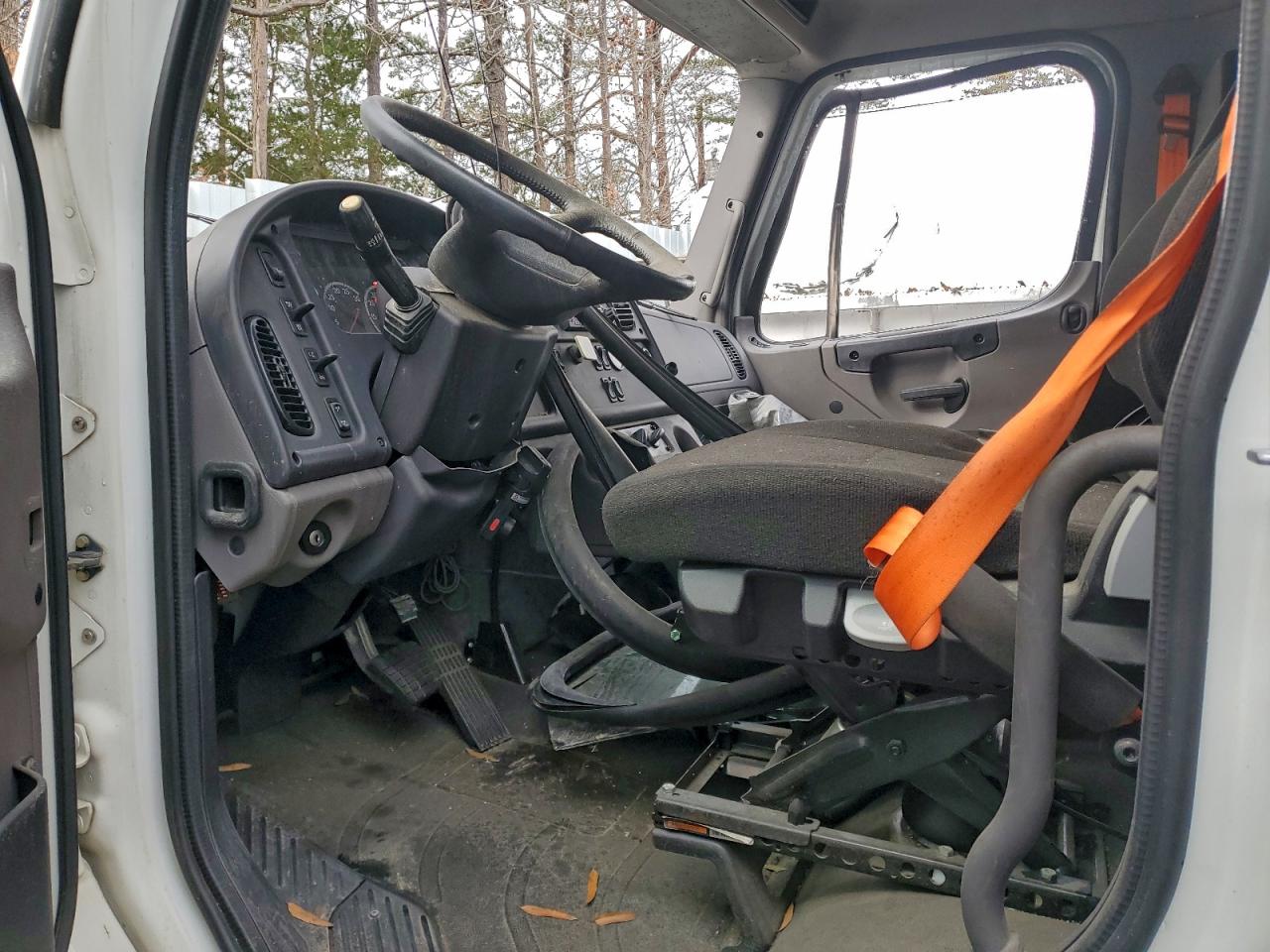 Freightliner M2 106 Medium Duty Image 13