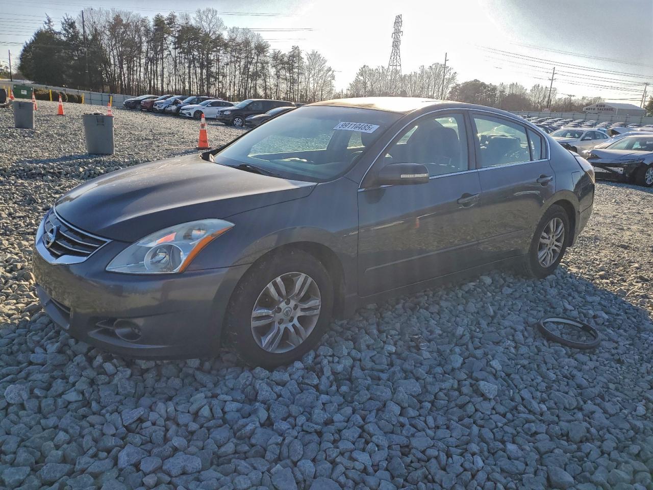 Nissan Altima Base Image 1