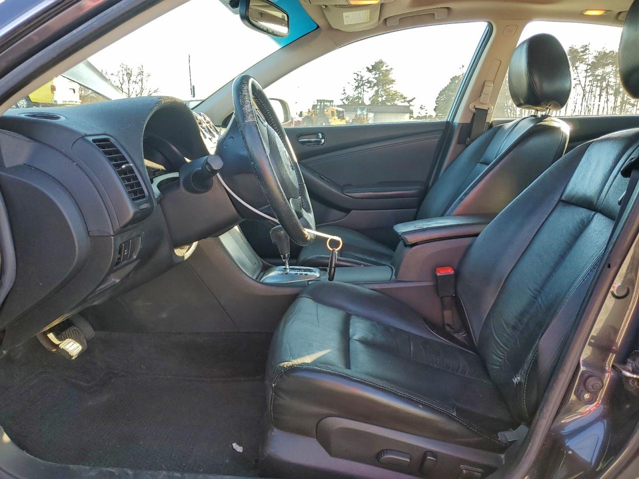 Nissan Altima Base Image 7