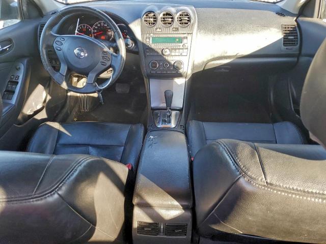 Nissan Altima Base Image 6