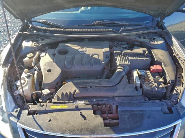 Nissan Altima Base Image 11