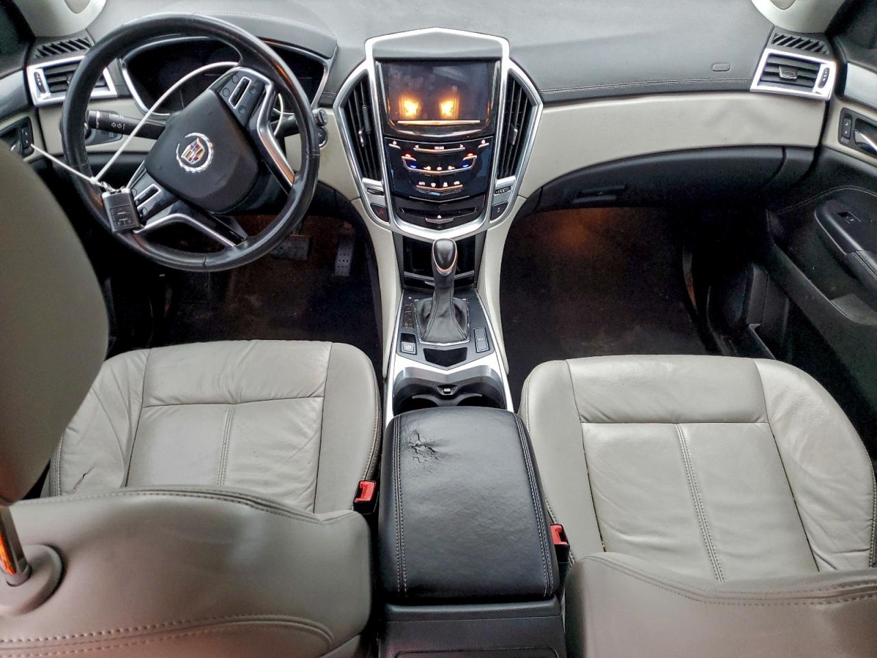 Cadillac SRX Image 8