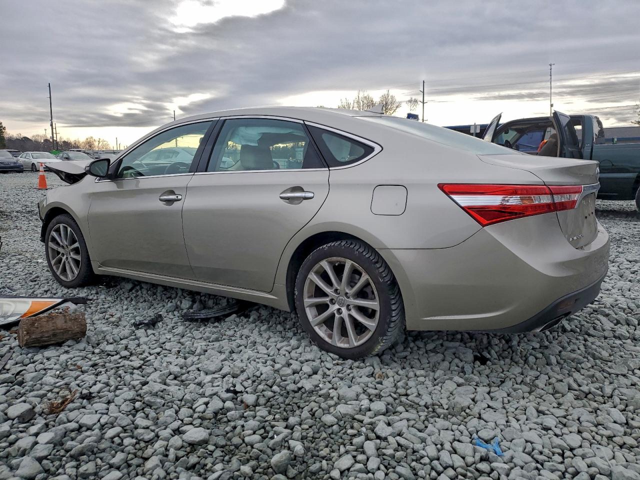 Toyota Avalon Base Image 6