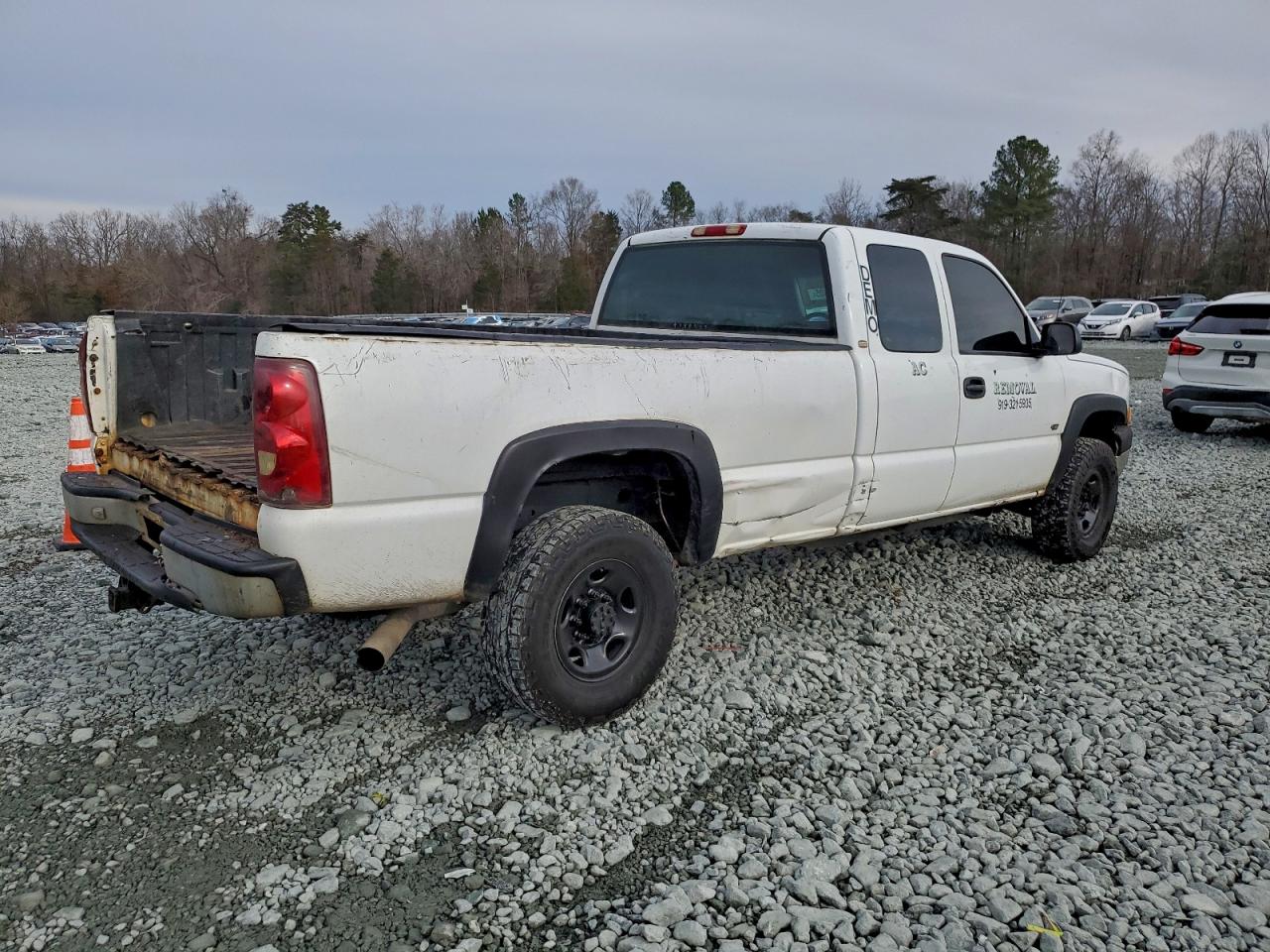 Chevrolet Silverado C2500 Heavy Duty Image 3